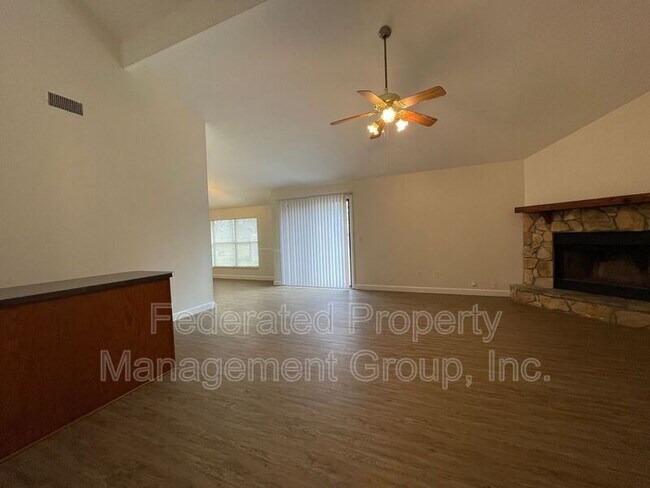 Building Photo - 11071 Lippizan Dr