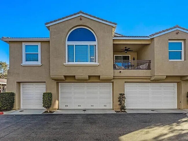 Foto del edificio - 27580 Darrington Ave