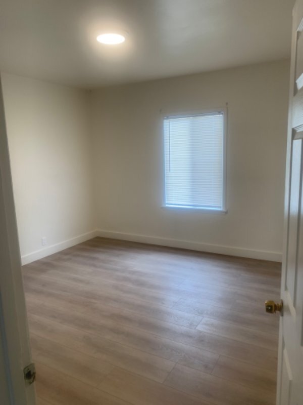 Foto del edificio - 9020 Longden Ave