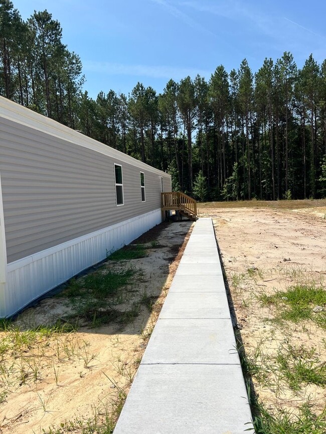 Building Photo - Brand New! Move In Ready & Close to Downto...