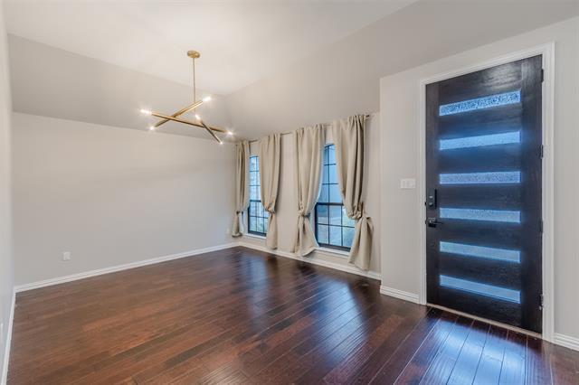 Foto del edificio - 5116 Boardwalk Dr