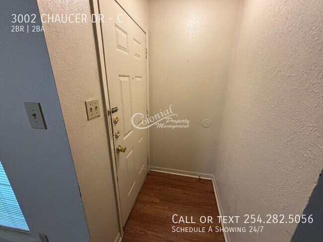 Foto del edificio - 3002 Chaucer Dr