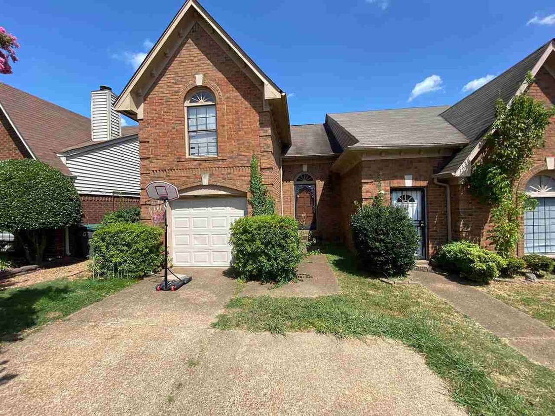 Primary Photo - 1642 Smokehouse Dr