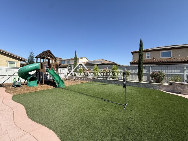 Foto del edificio - Stunning 5bd/4.5ba Folsom Ranch Home