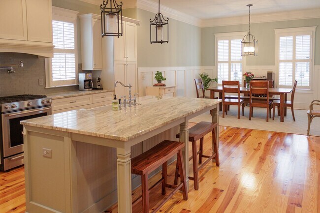Foto del edificio - 4 Bedroom, 4.5 Bathroom Home!