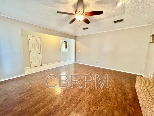 Foto del edificio - 9605 Colton Ave