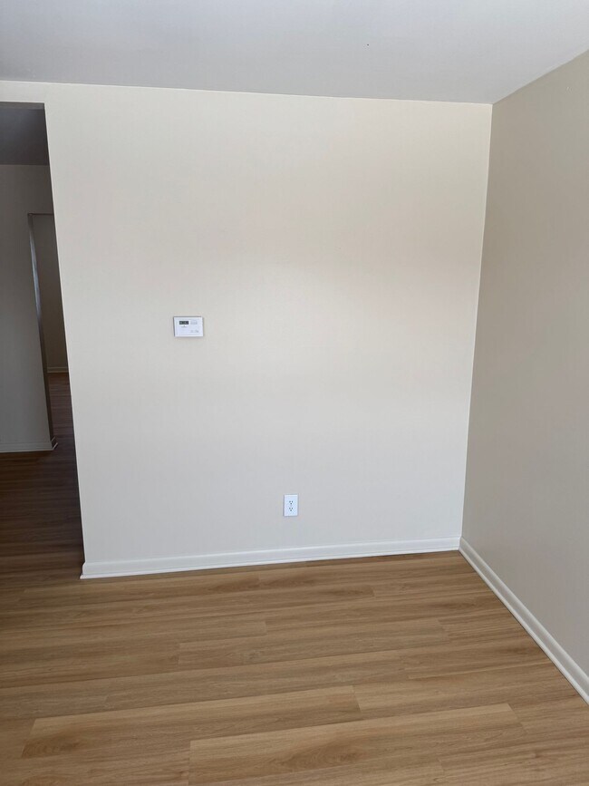 Foto del edificio - 403 E Washington St