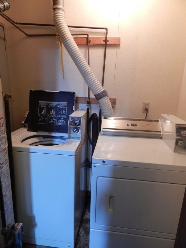 Foto del edificio - 8903 35th St W