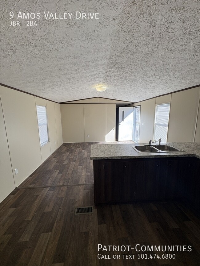 Building Photo - 9 Amos Valley Dr