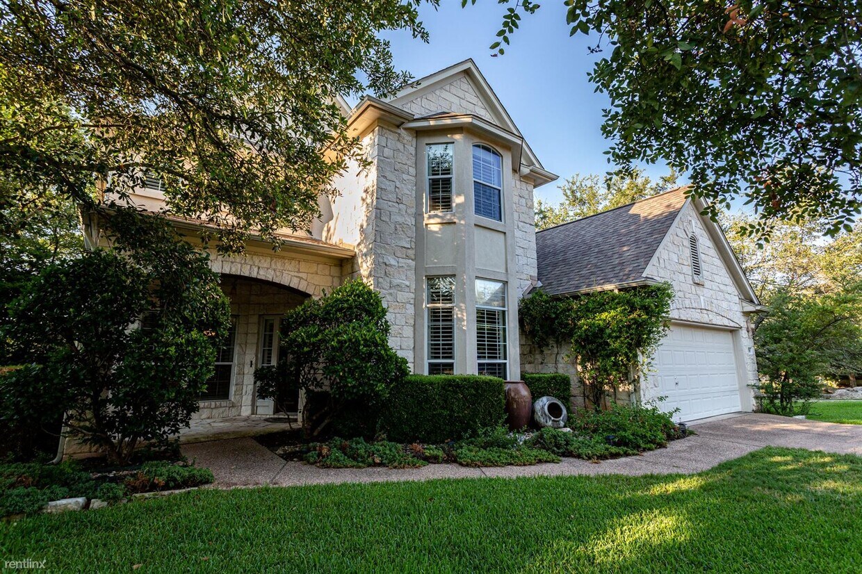 Foto principal - 4 br, 3.5 bath House - 2704 Zambia Dr