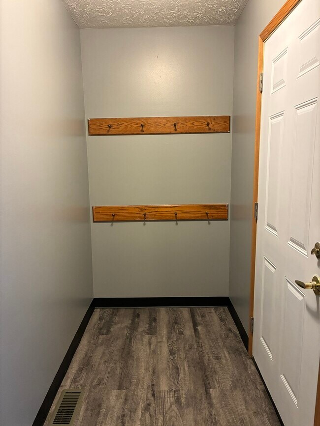 Entrada - 1510 S 12th St