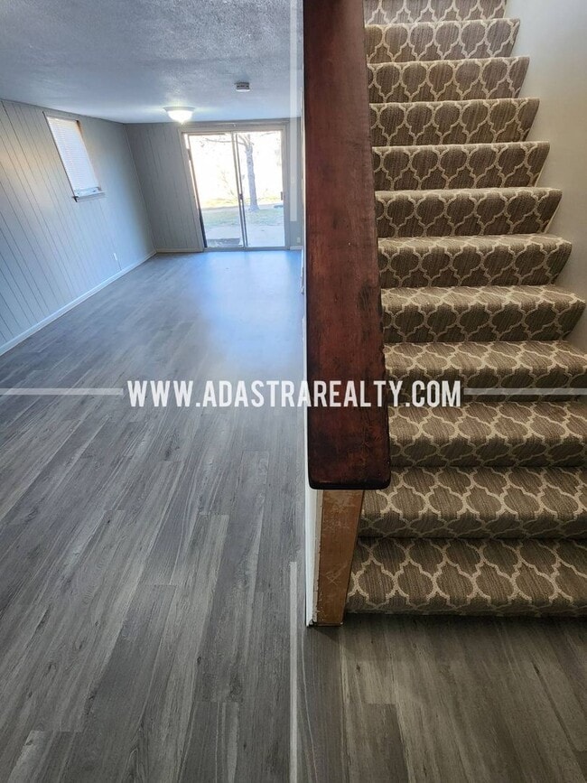 Foto del edificio - Awesome 2 Bedroom Duplex in Overland Park!...