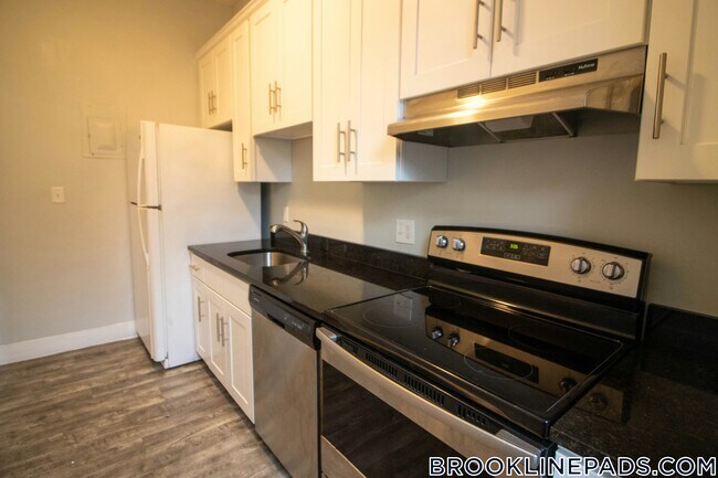 Foto del edificio - 1712 Beacon St
