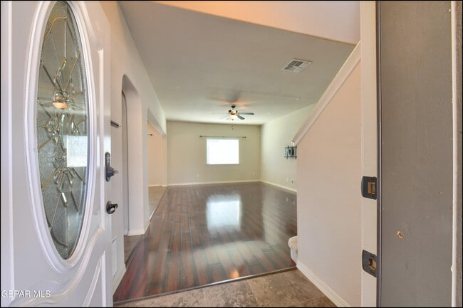 Building Photo - 7528 Wolf Creek Dr