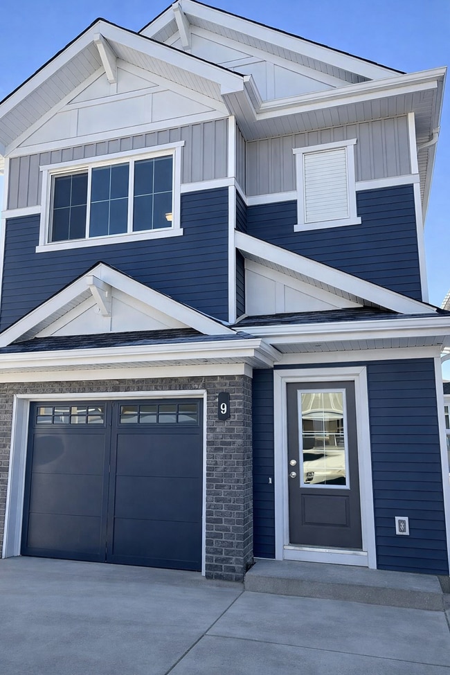 Building Photo - 13119-13209 13119 209 St NW