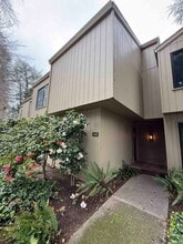 Building Photo - 1402 Commons Dr