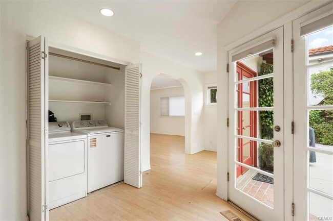 Building Photo - 14052 Davana Terrace