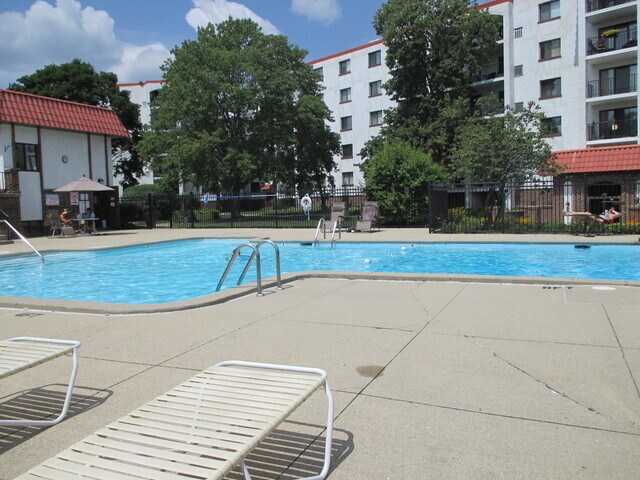 Foto del edificio - 475 Plum Creek Dr