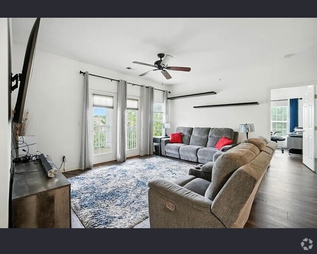 Building Photo - 961 Mistflower Ln