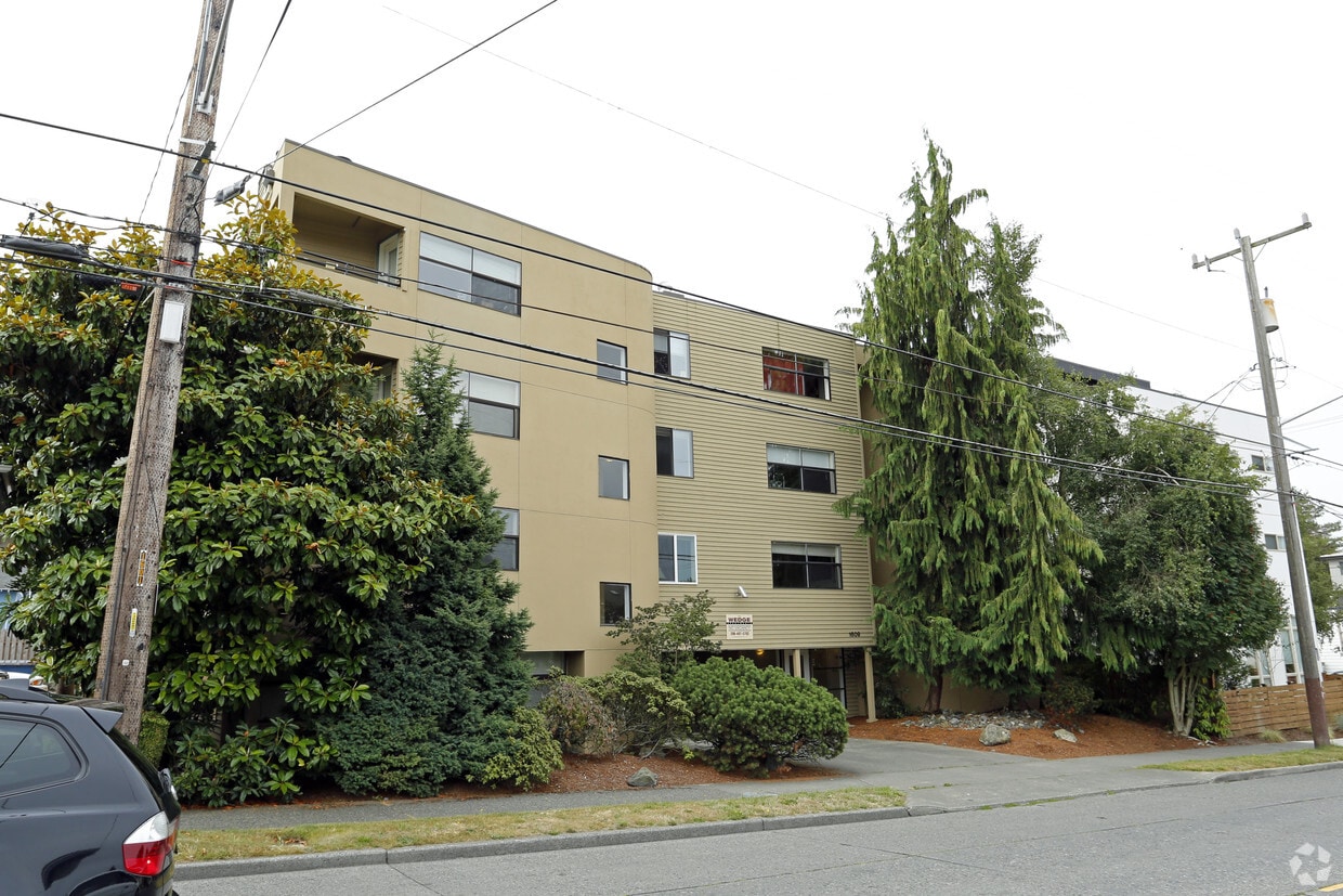 Building Photo - Wedge Apartments