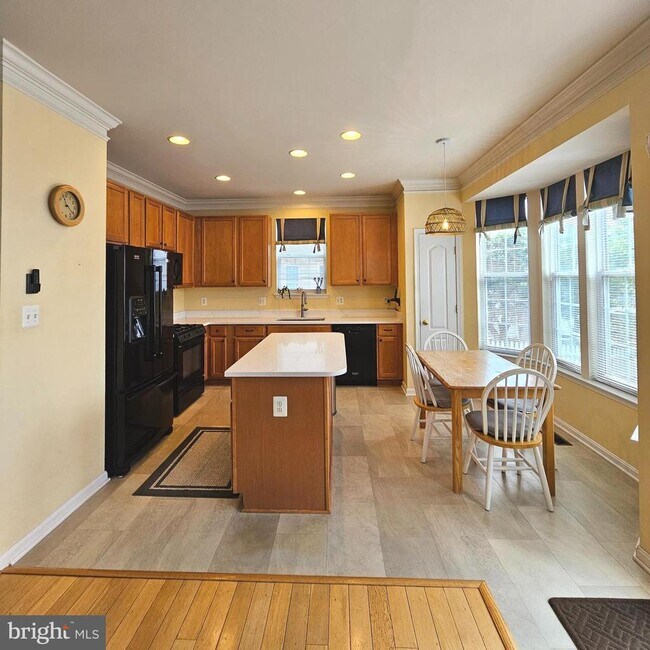 Foto del edificio - 42991 Chesterton St