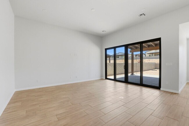Foto del edificio - 5516 E Edgar Wy