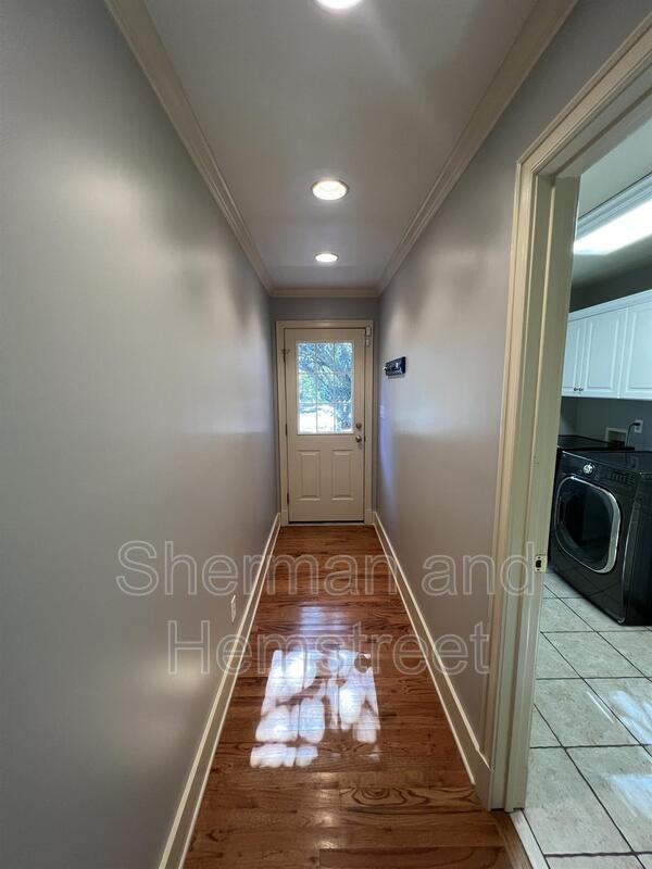 Building Photo - 2214 Kimberly Dr