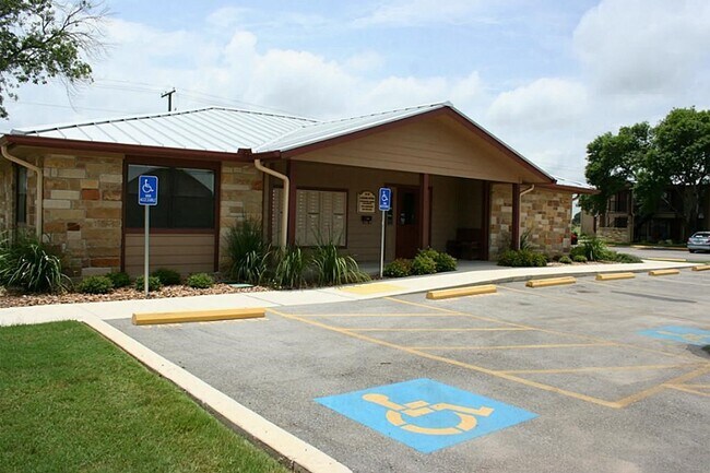 Foto del edificio - 2701 Zanderson Ave