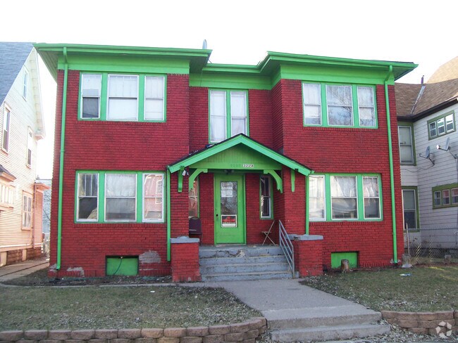 Building Photo - 3228 Elliot Ave