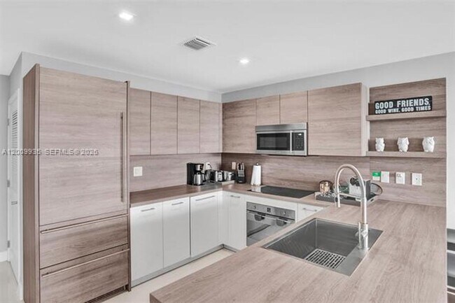 Foto del edificio - 400 Sunny Isles Blvd