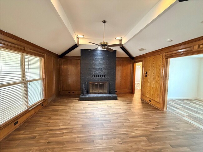 Foto del edificio - 228 Prairie View Ln