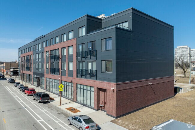 Building Photo - 508 Pershing at Oakwood Shores