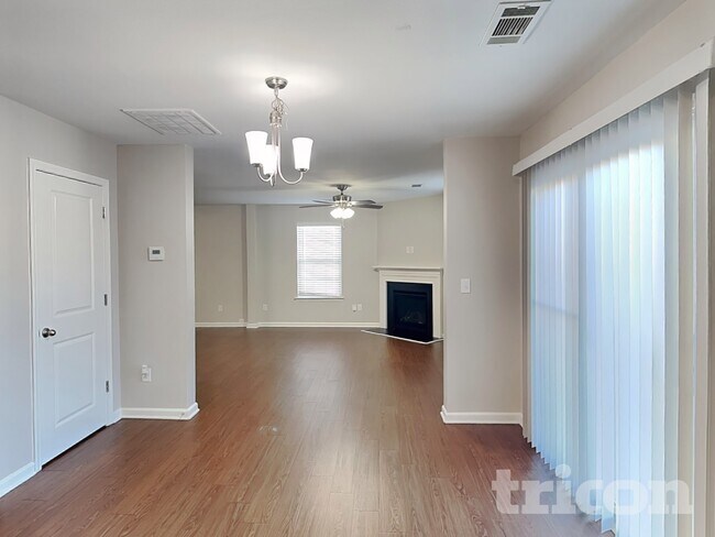 Foto del edificio - 2640 Cider Ridge Rd