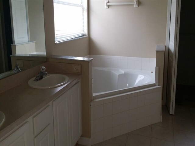 Foto del edificio - 125 S Roma Way