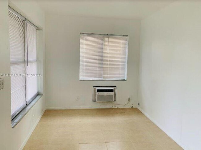 Foto del edificio - 691 NE 86th St