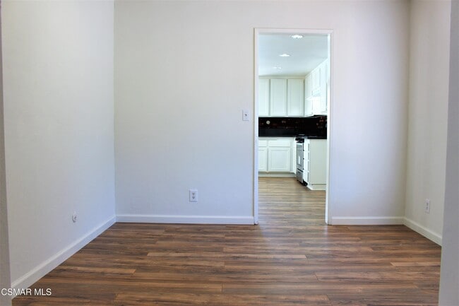 Building Photo - 1909 Bardet Pl