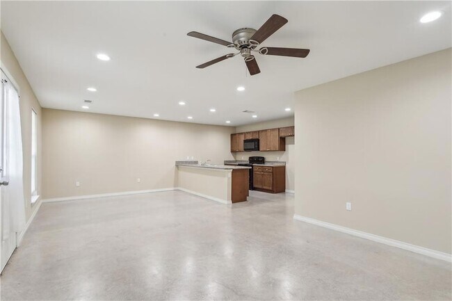 Building Photo - 72198 Formosa Dr