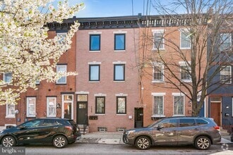 Building Photo - 1529 E Berks St