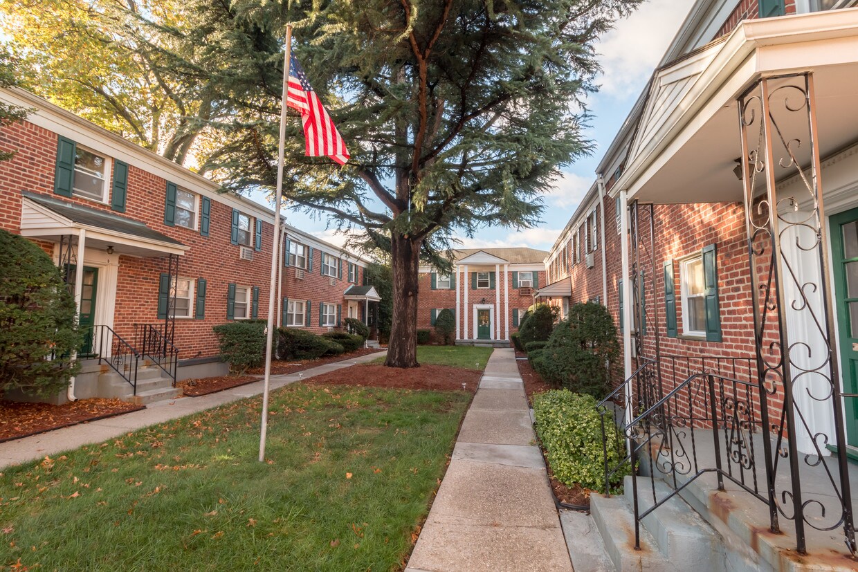 Bloomfield Manor Apartments 388 Belleville Ave Bloomfield, NJ