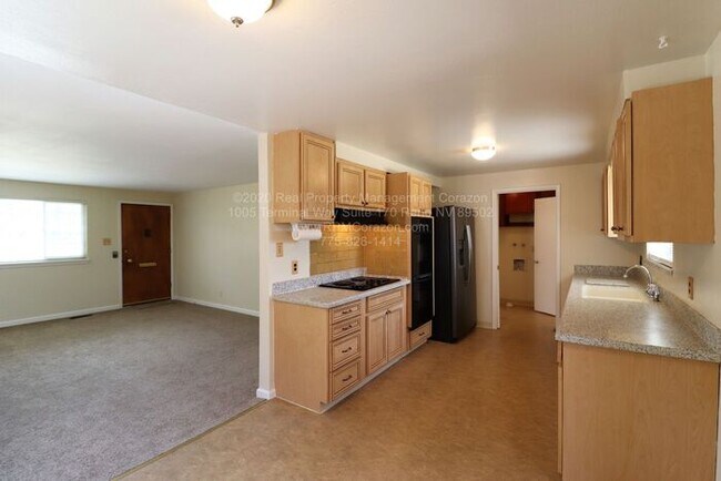 Building Photo - Three-Bedroom Home in Old Northwest