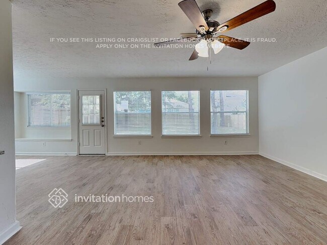 Foto del edificio - 28631 Hidden Lake W