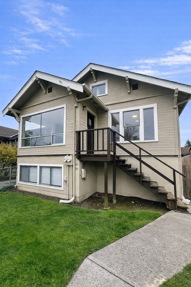 Building Photo - 811 N 3rd St