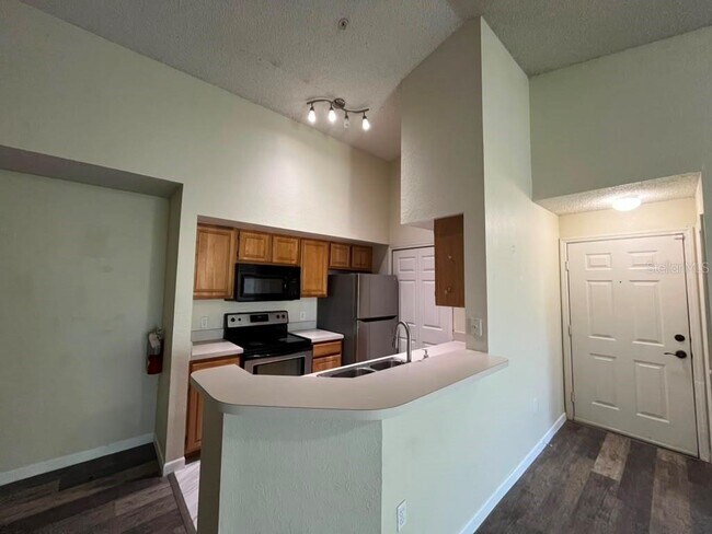 Foto del edificio - 13025 Mulberry Park Dr