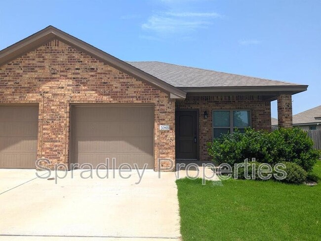 Building Photo - 208 Juniper Dr