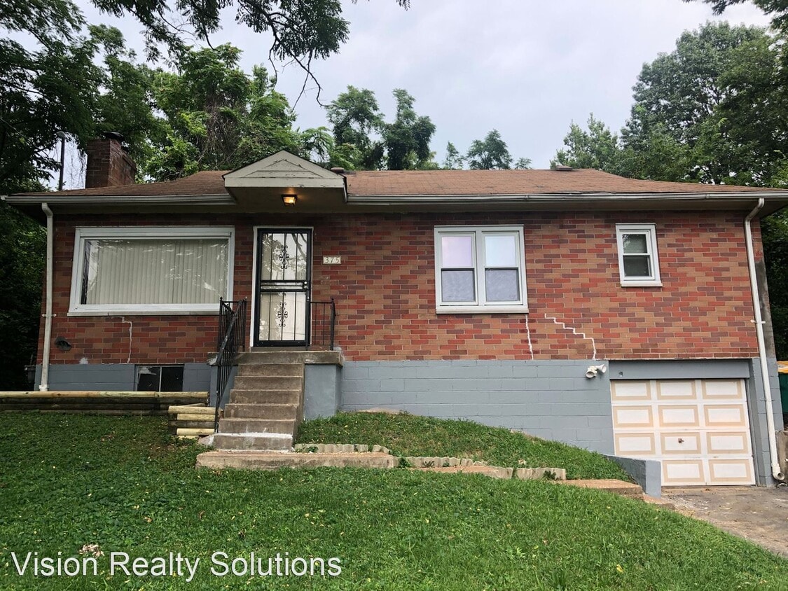 Primary Photo - 3 br, 1 bath House - 375 Adrian