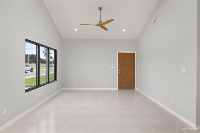 Building Photo - 2512 Brownjay Rd