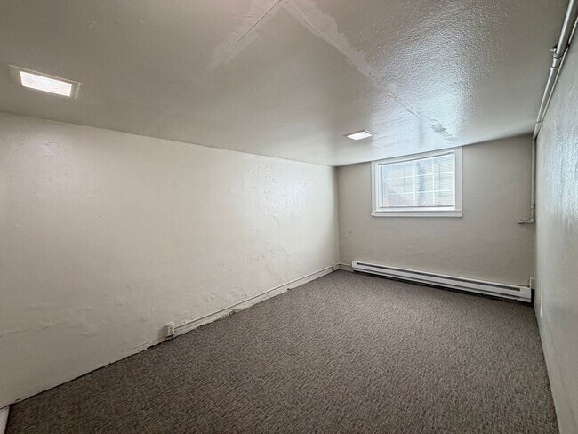 Foto del edificio - 1403 W Lincoln Ave
