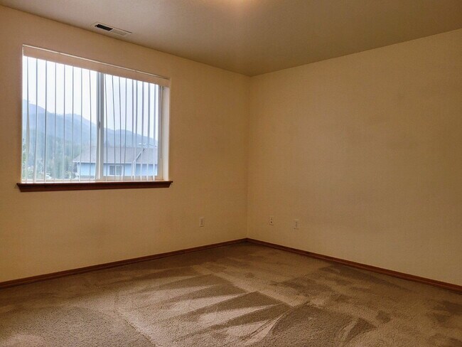 Building Photo - 495 Maylea Pl