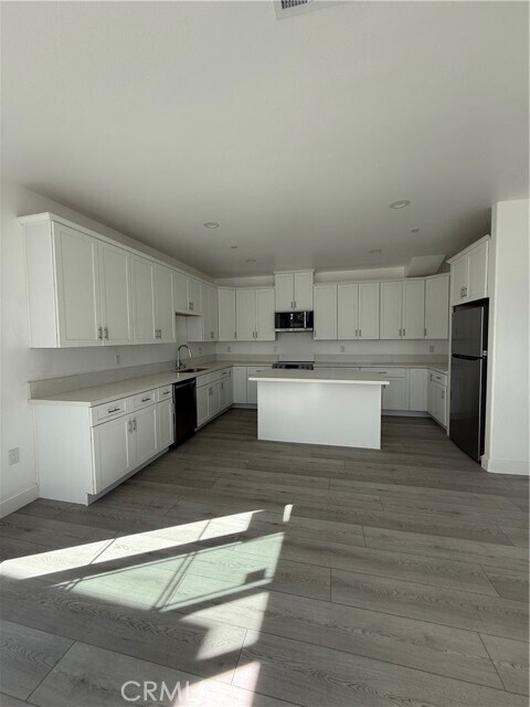 Foto del edificio - 6590 Almeria Ave