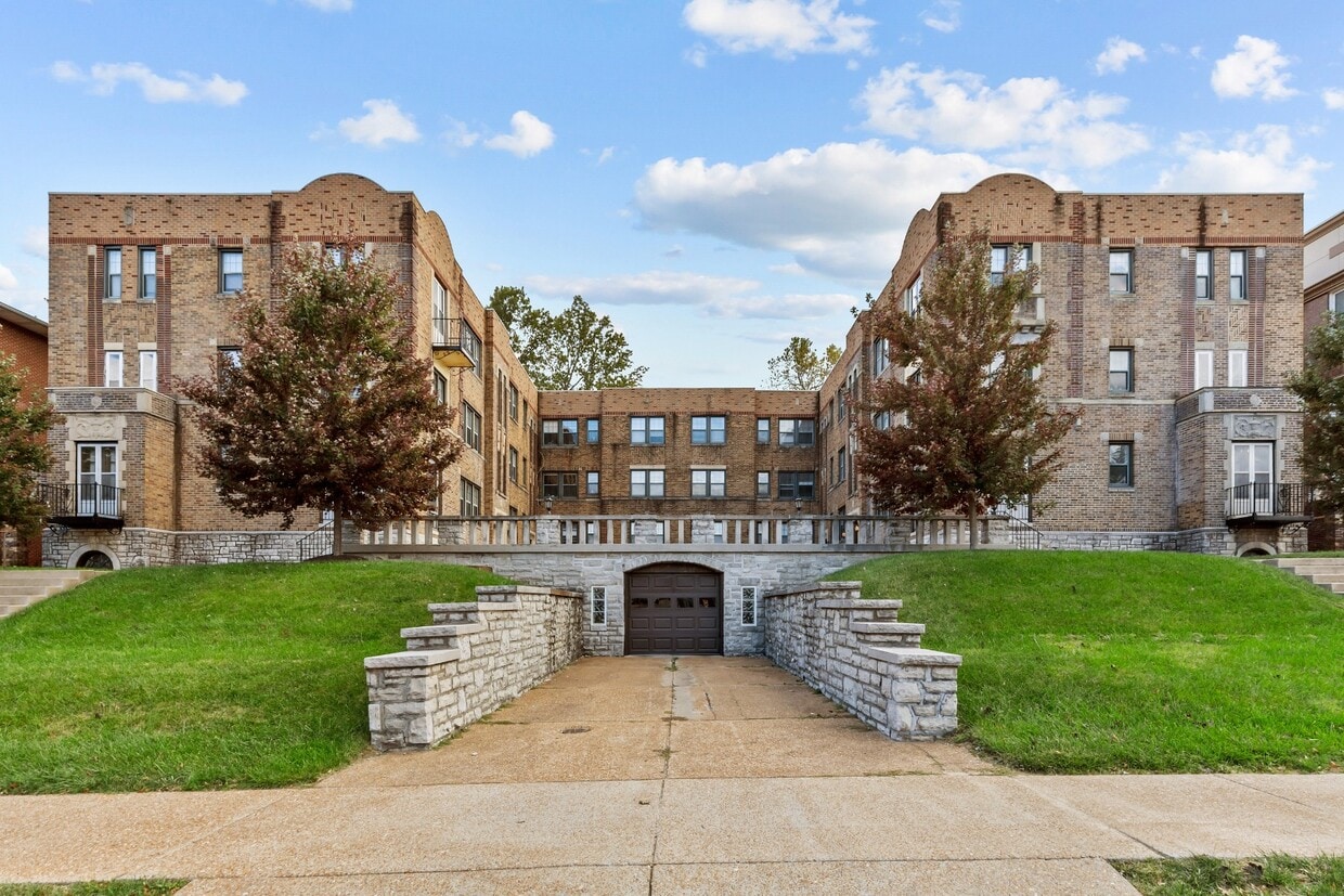 Primary Photo - 7334-102 Forsyth Blvd